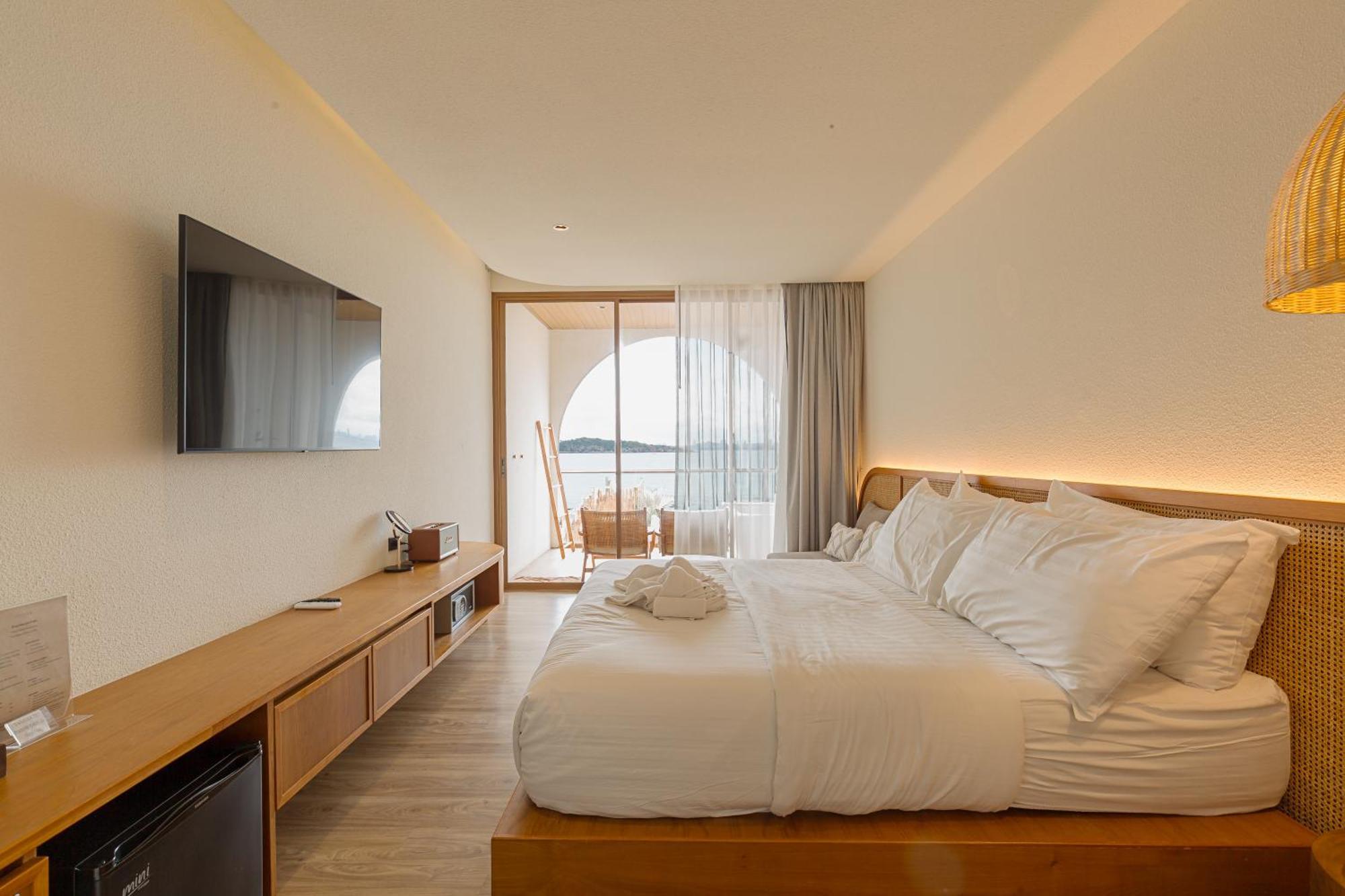 Tasana Bar And Luxury Resort Κο Λαρν Εξωτερικό φωτογραφία