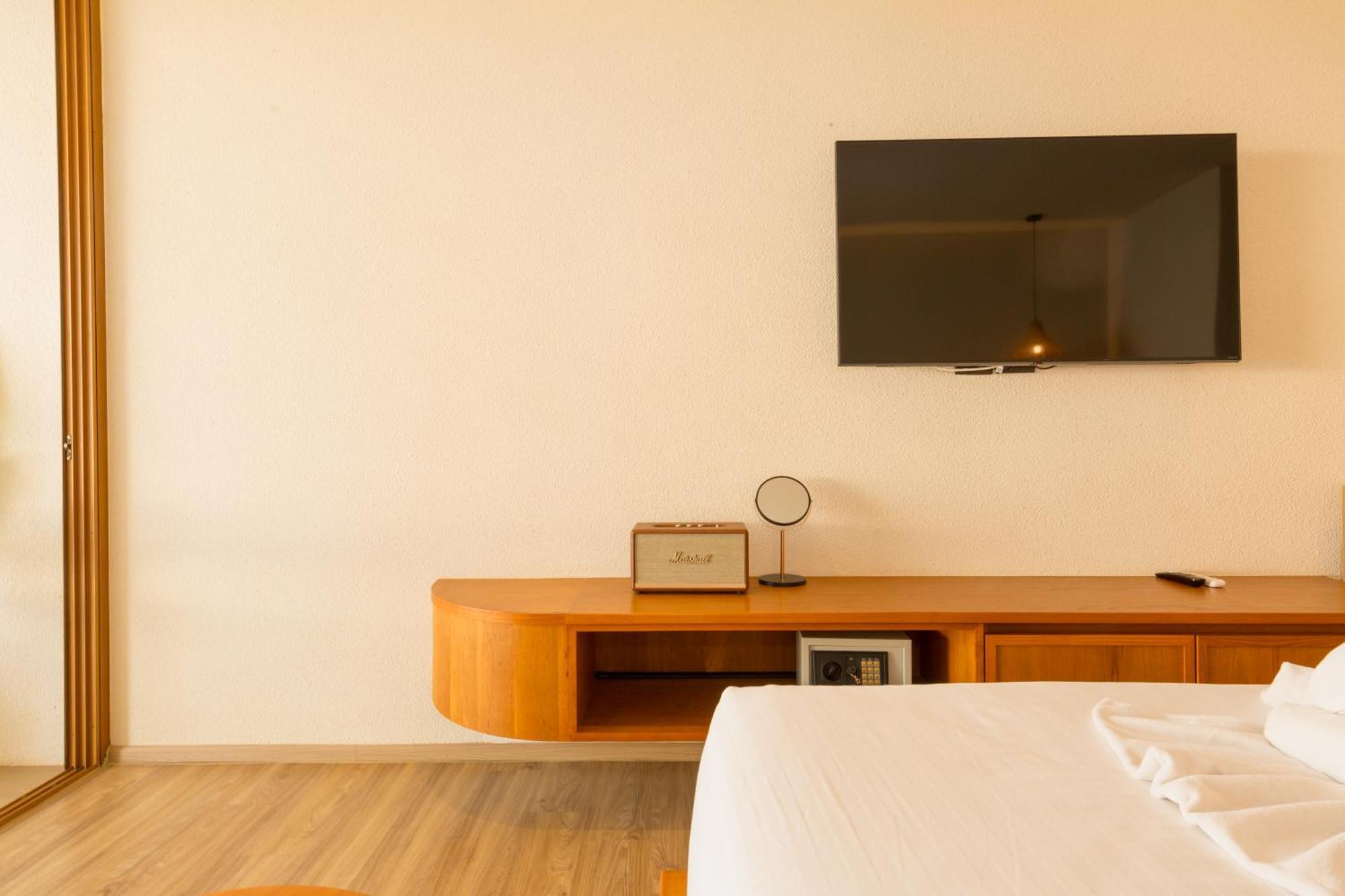 Tasana Bar And Luxury Resort Κο Λαρν Εξωτερικό φωτογραφία